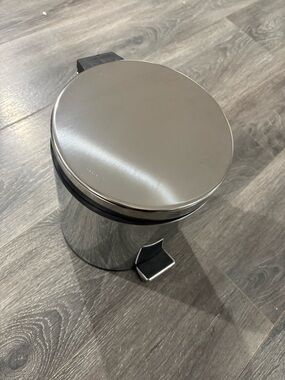 Stainless Steel Pedal Trash Can - Compact Silver